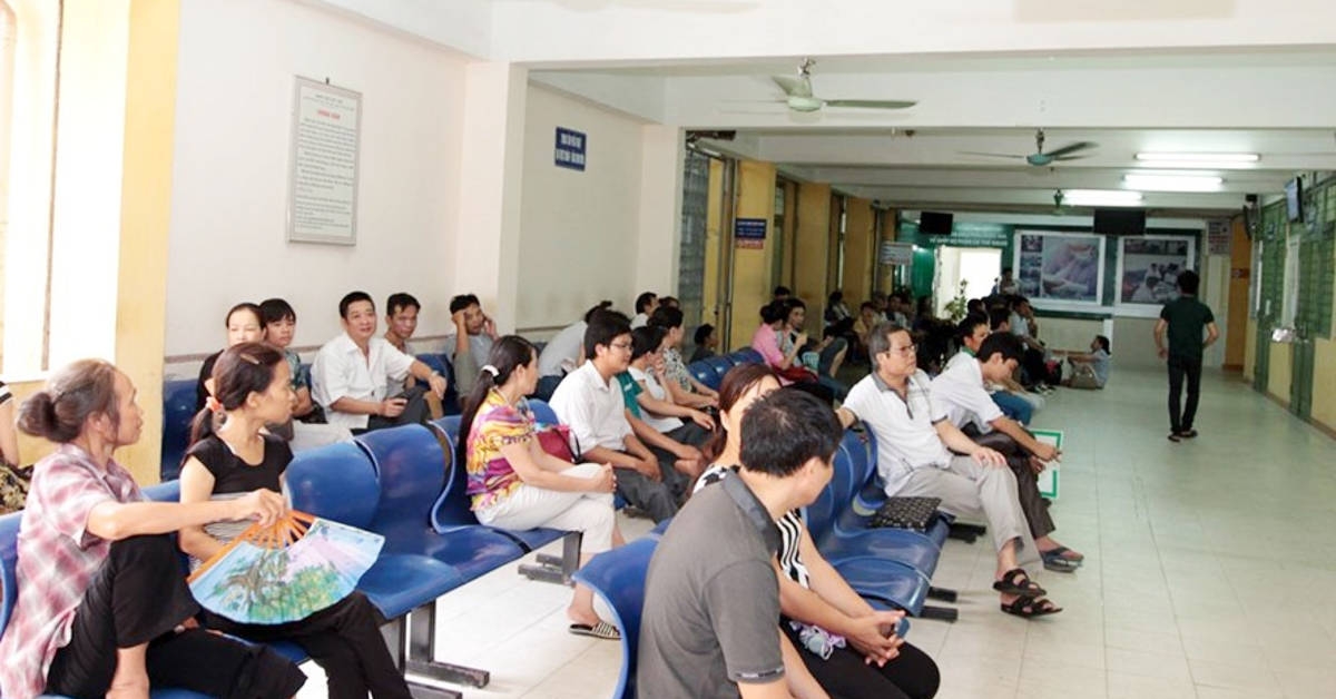 đi khám tại các bệnh viện công lập