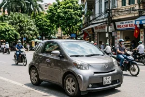 b o hi m xe t toyota iq 1